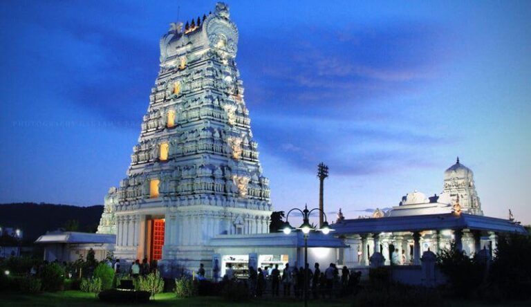 अद्भुत! भारत के मंदिरों में है 50 लाख किलो सोना